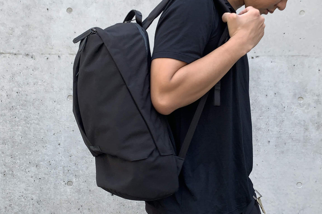 bellroy classic backpack Daypack (laptop with 16 inch laptop sleeve, external pockets and luggage pass-through) - Indigo and dirt Classic Backpack 20L 16" Laptop