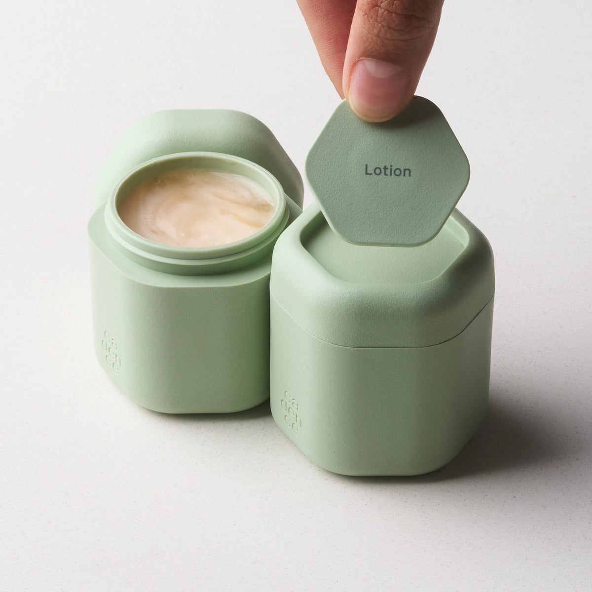 Hair Duo shampoo and conditioner travel capsules
