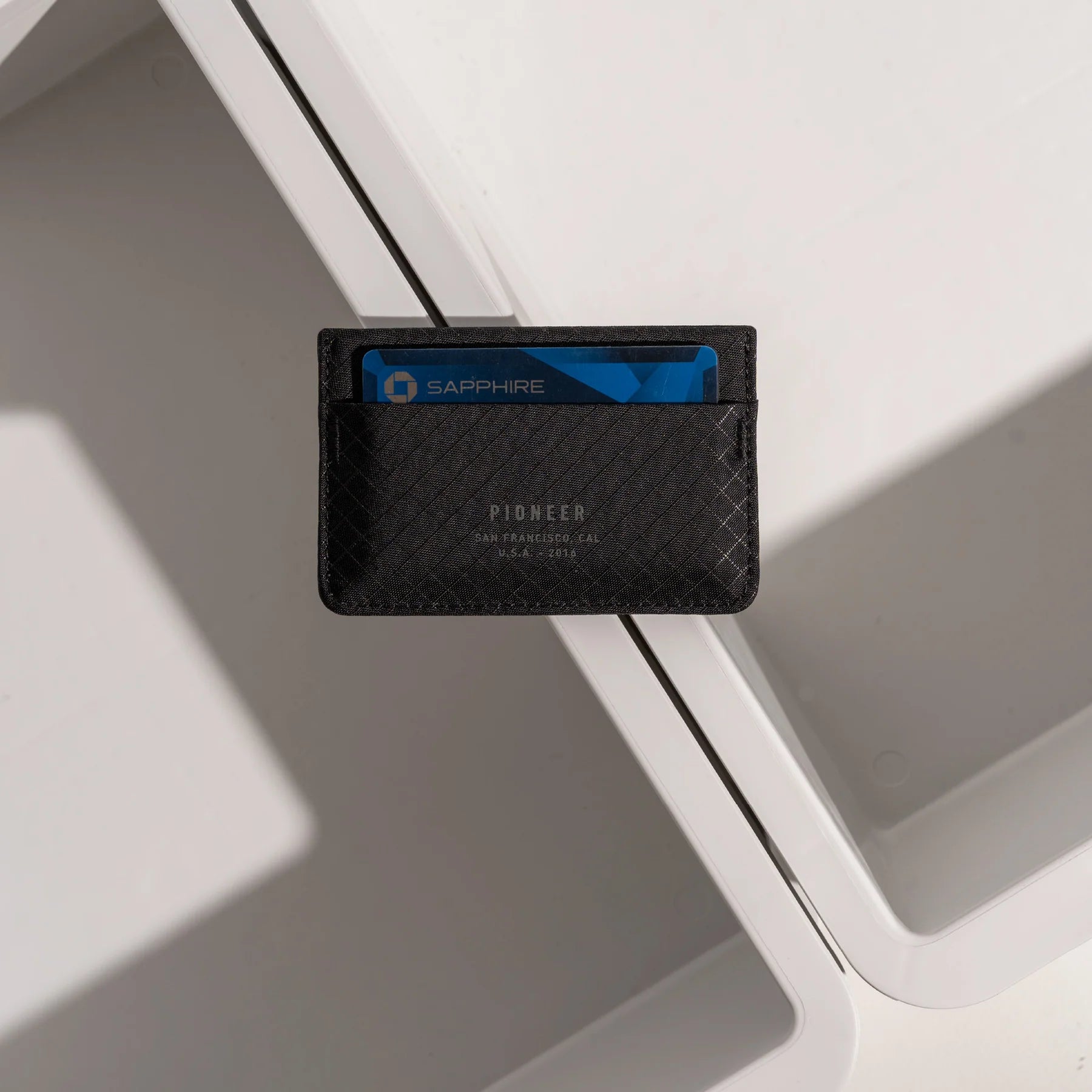 Molecule Cardholder