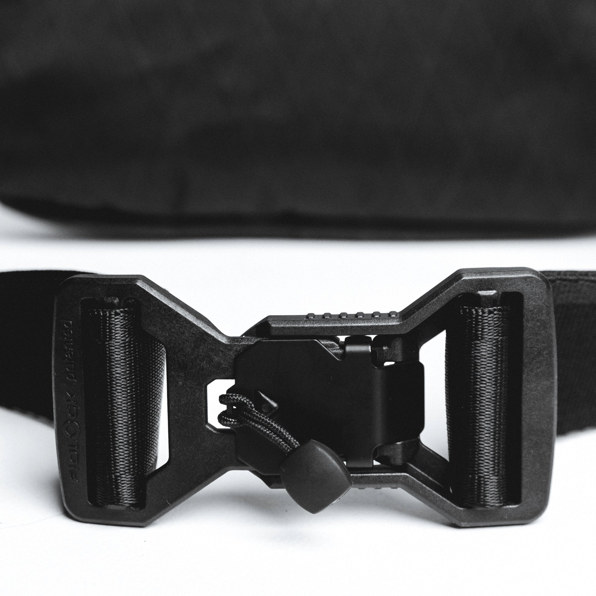 DAYFARER Active Sling - UrbanCred