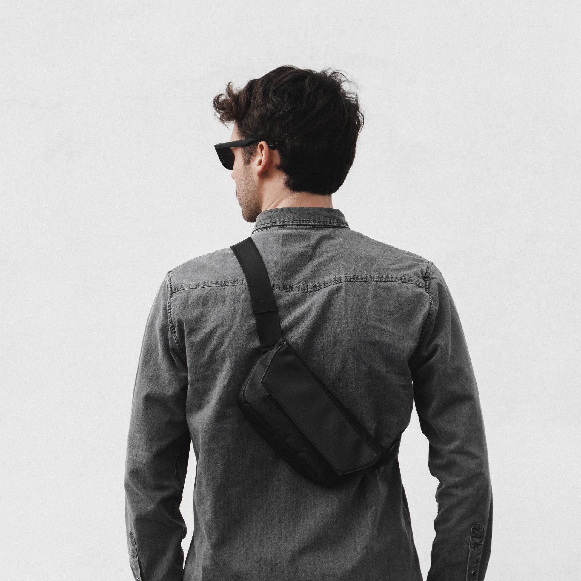 DAYFARER Active Sling - UrbanCred