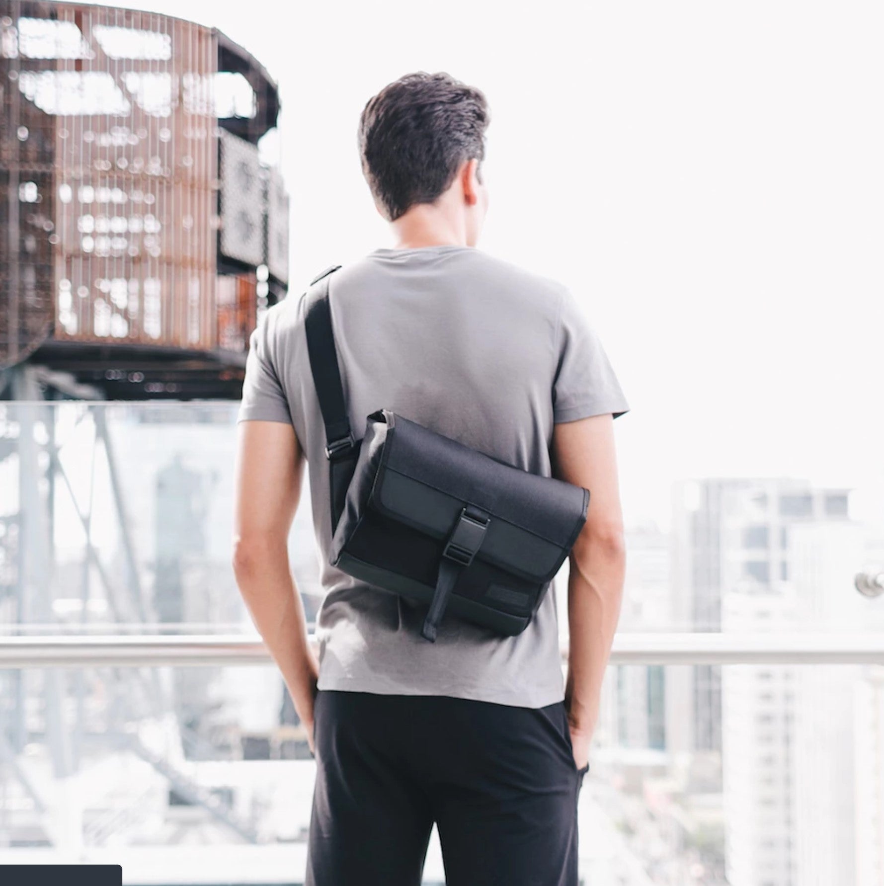 DAYFARER Sling - UrbanCred