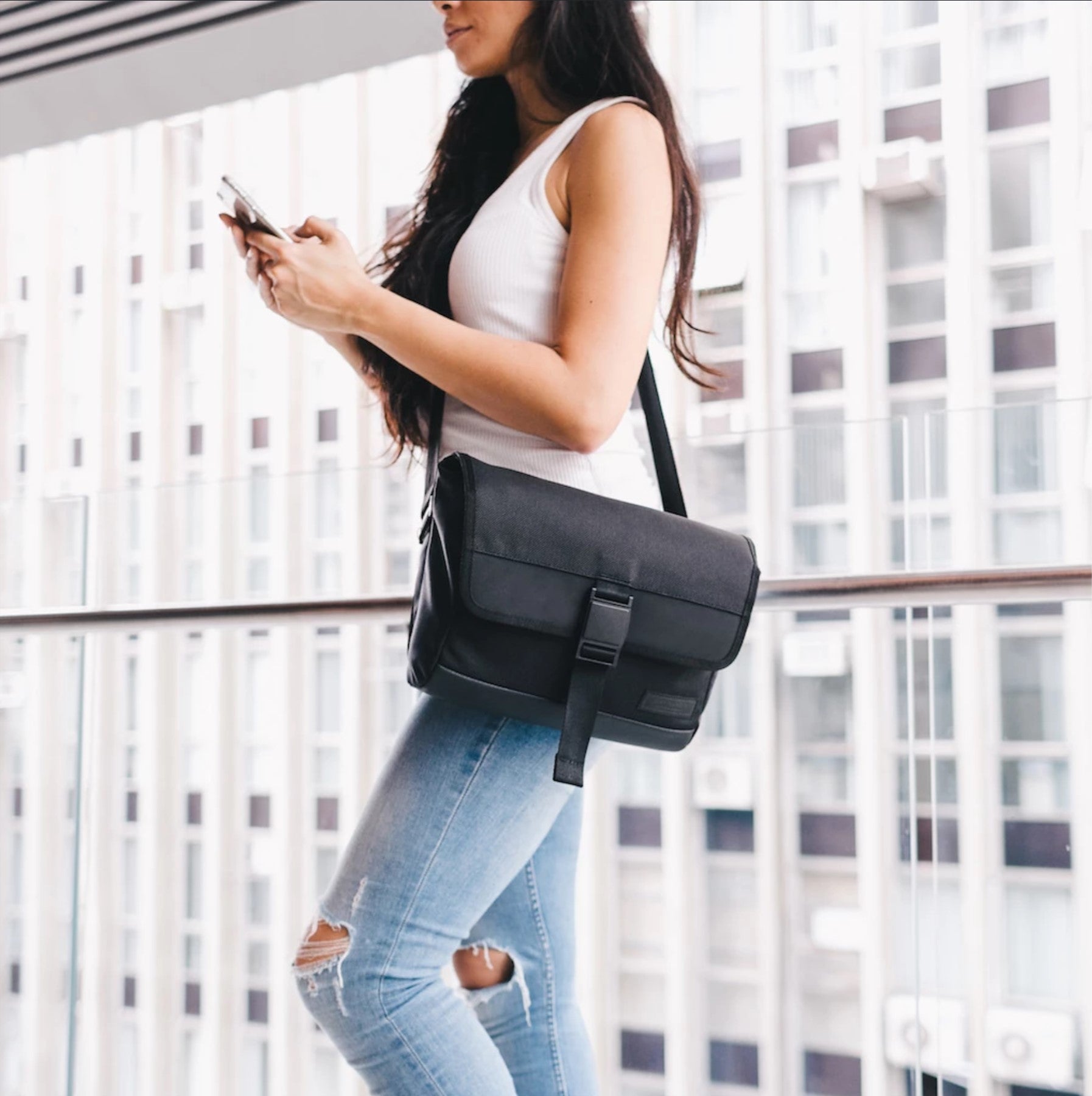 DAYFARER Sling - UrbanCred