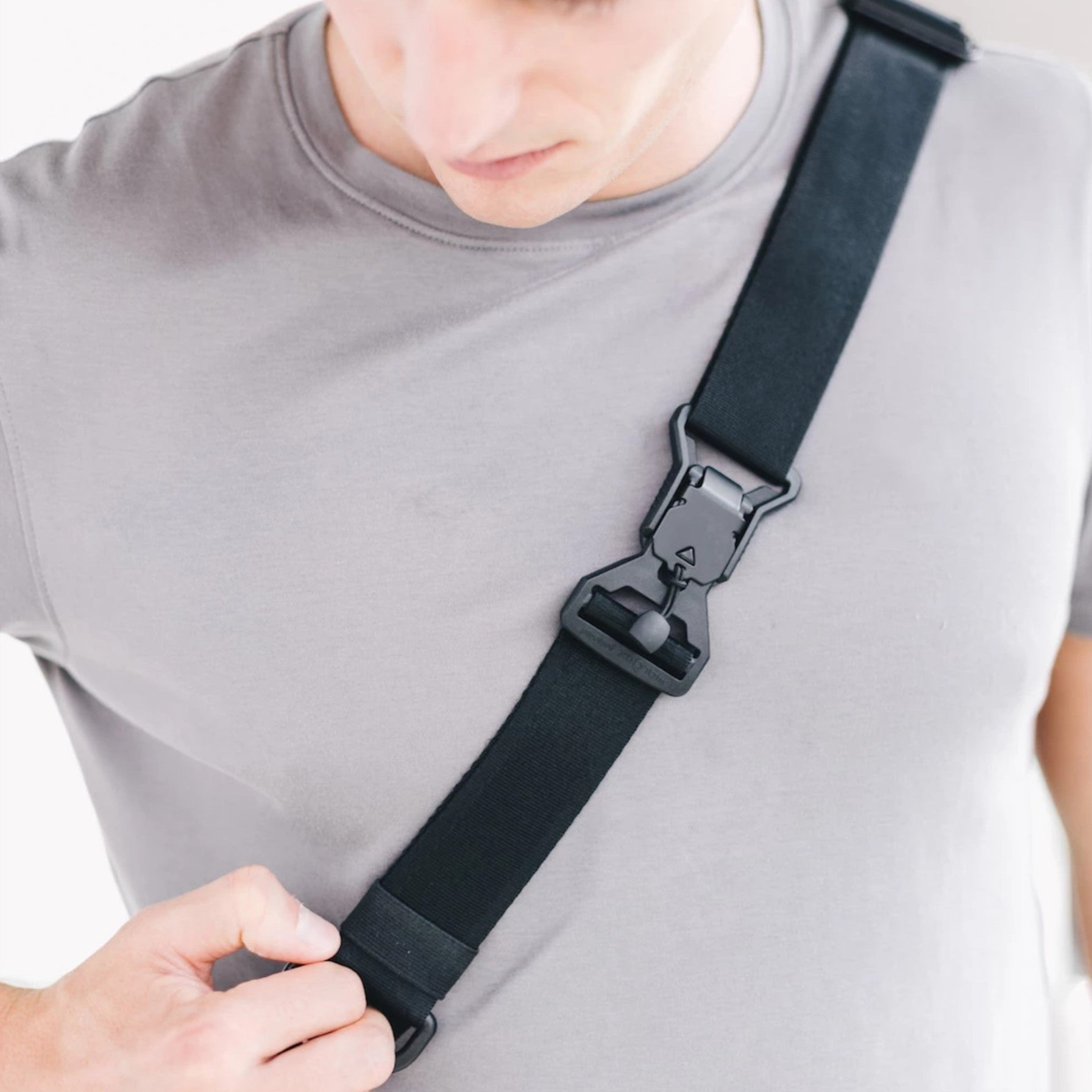 DAYFARER Sling - UrbanCred